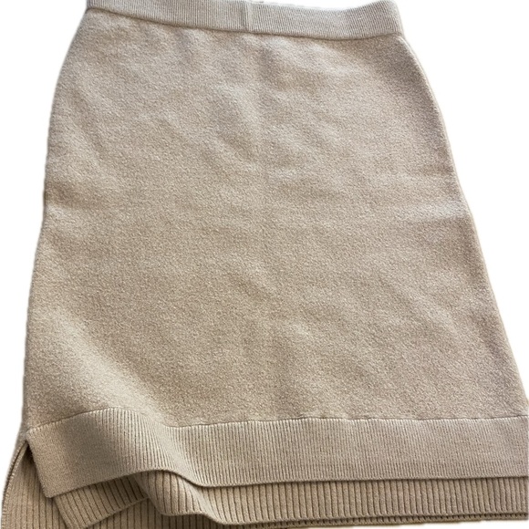 Club Monaco Women’s Wool Tan Knit Midi Skirt NEW size medium - Picture 1 of 12